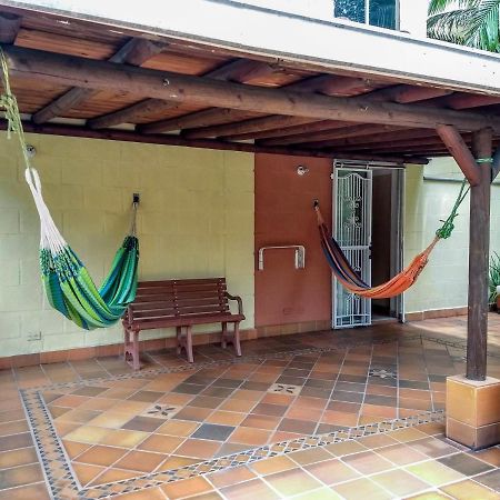 Bueno, Bonito, Barato Y Cerca A El Poblado Apartment Medellin Exterior photo