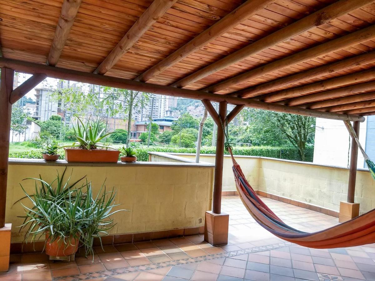 Bueno, Bonito, Barato Y Cerca A El Poblado Apartment Medellin Exterior photo