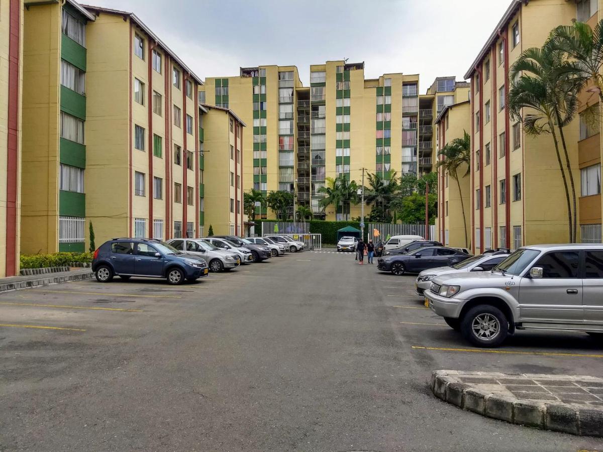 Bueno, Bonito, Barato Y Cerca A El Poblado Apartment Medellin Exterior photo